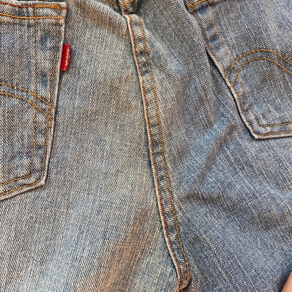 Levi Jean shorts (SIZE 6 S) - Picture 6 of 6